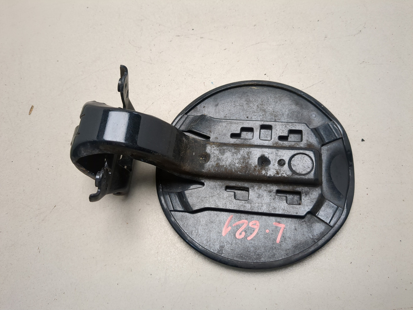 Лючок бензобака