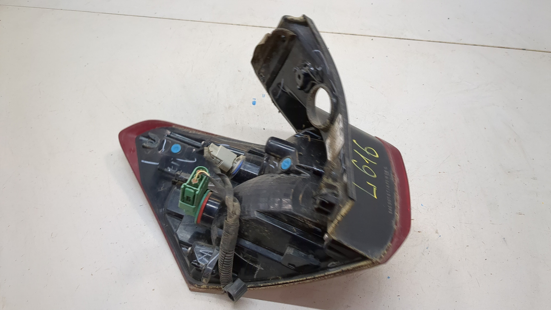 Фонарь задний правый