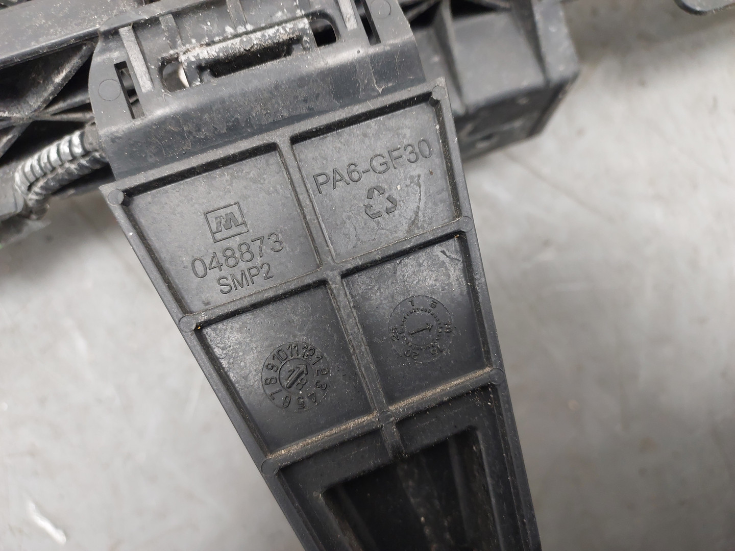 Жалюзи (воздуховод) бампера переднего