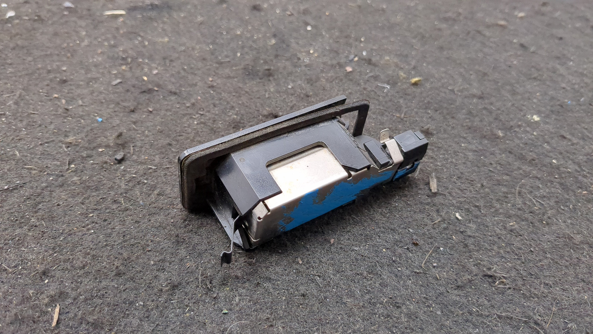 Фонарь подсветки номера