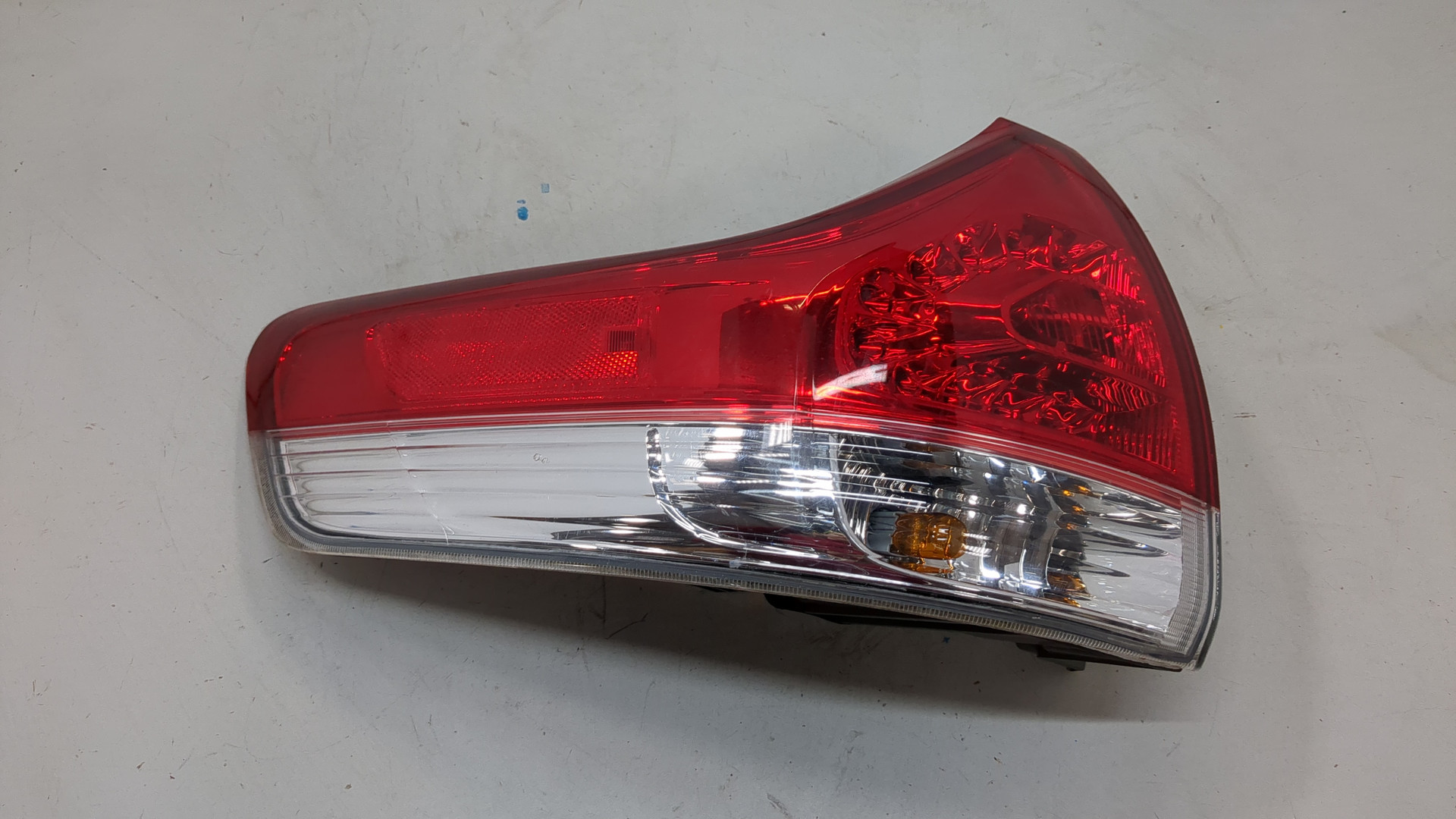 Фонарь задний левый