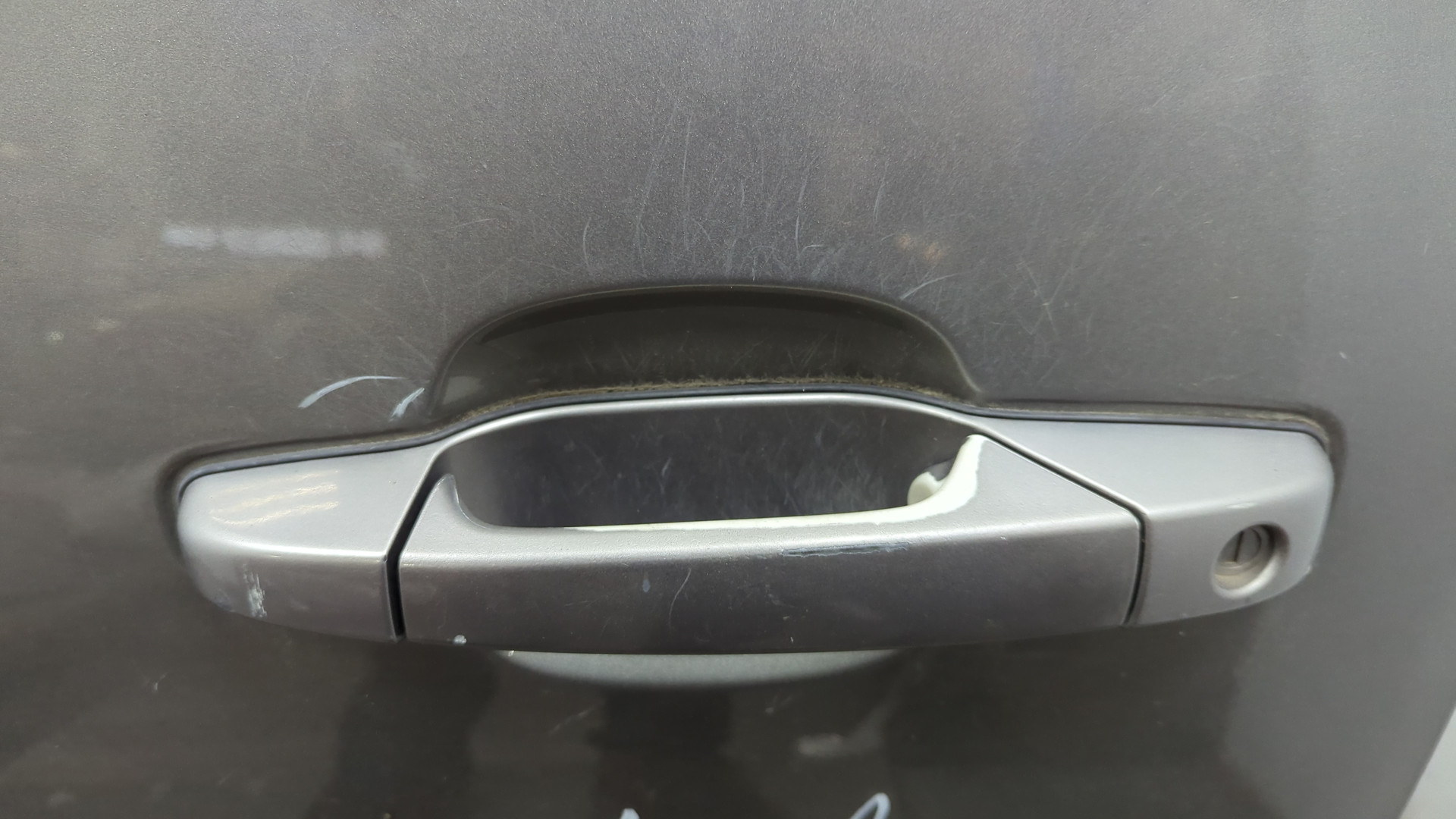 Дверь передняя левая