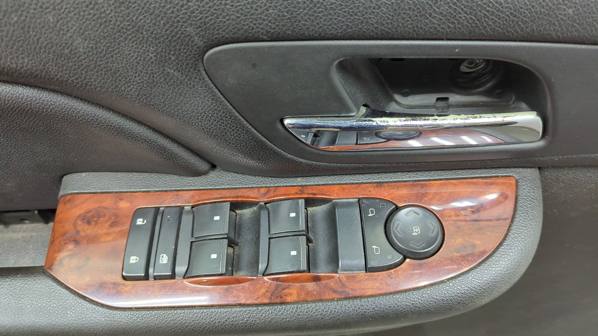 Дверь передняя левая