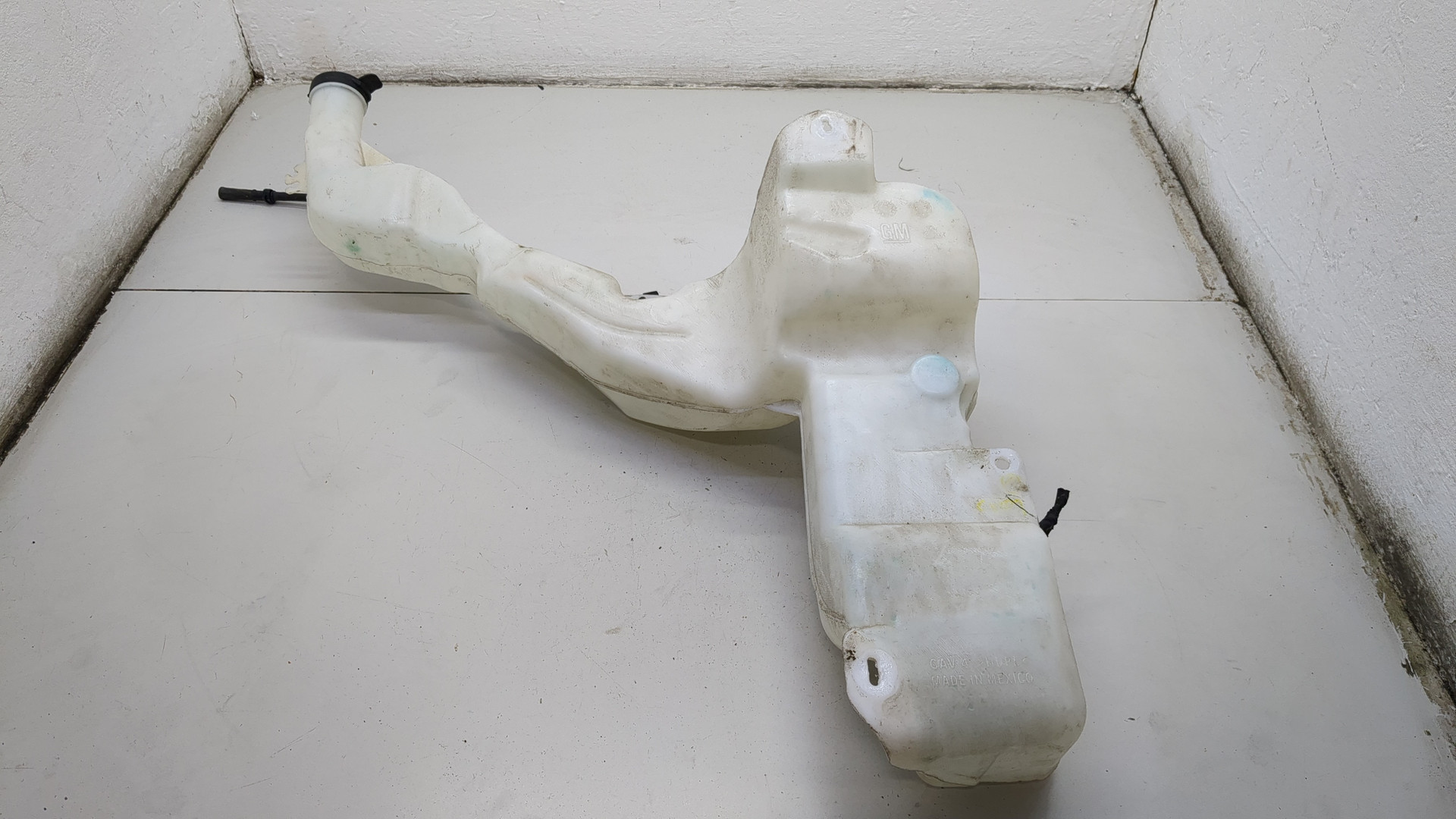 Бачок омывателя лобового стекла