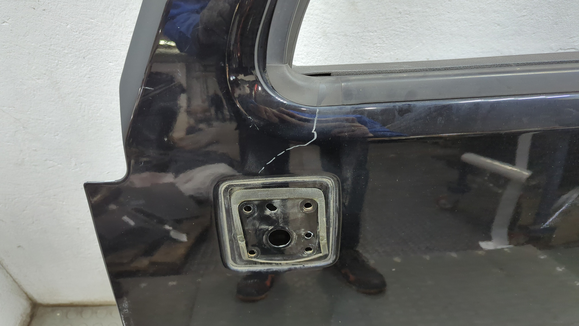 Дверь передняя левая