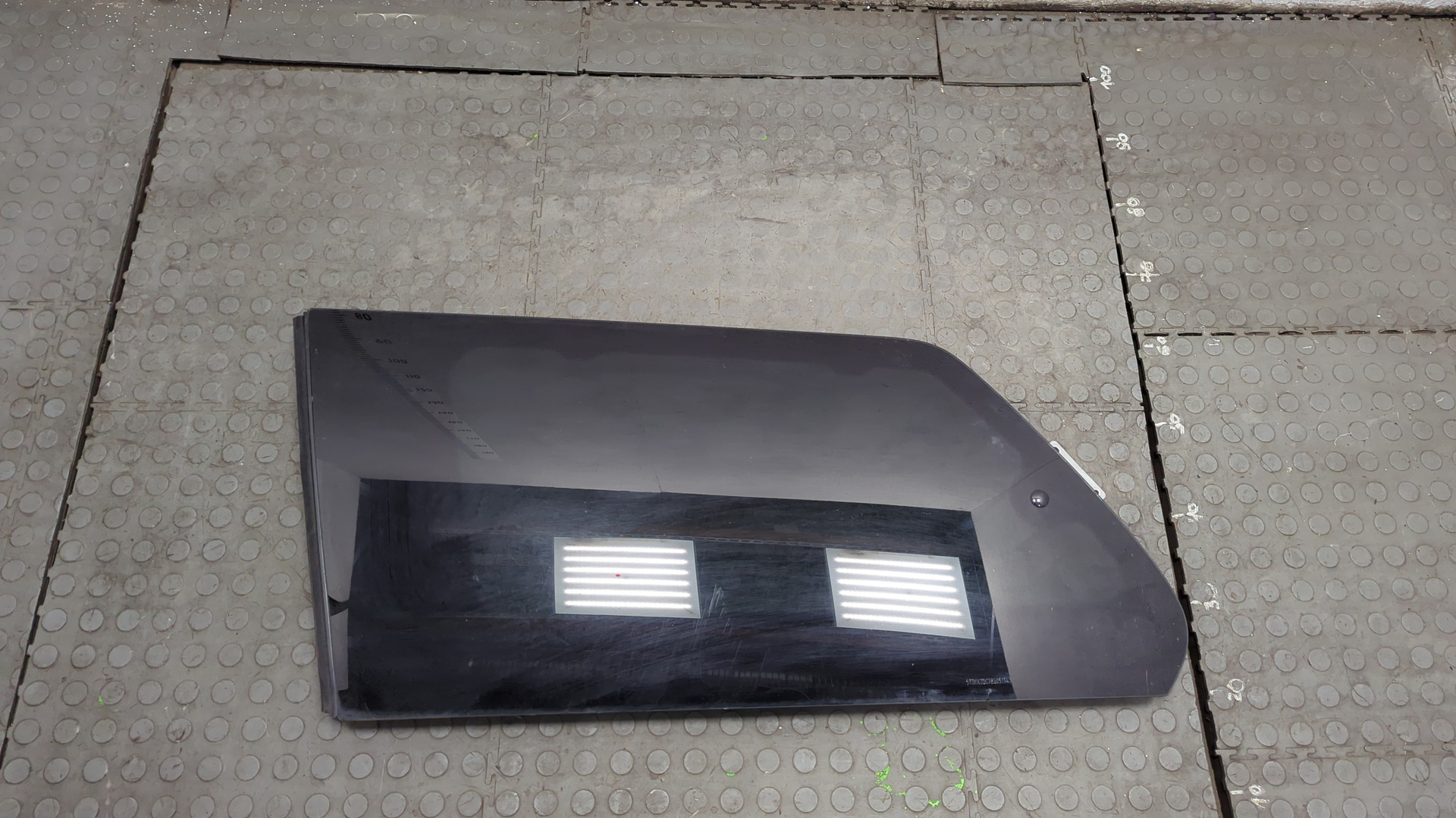 Стекло боковое