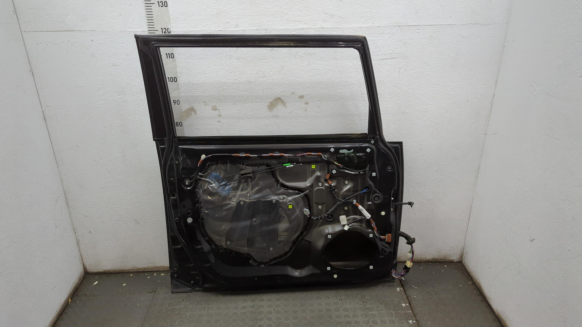 Дверь передняя левая