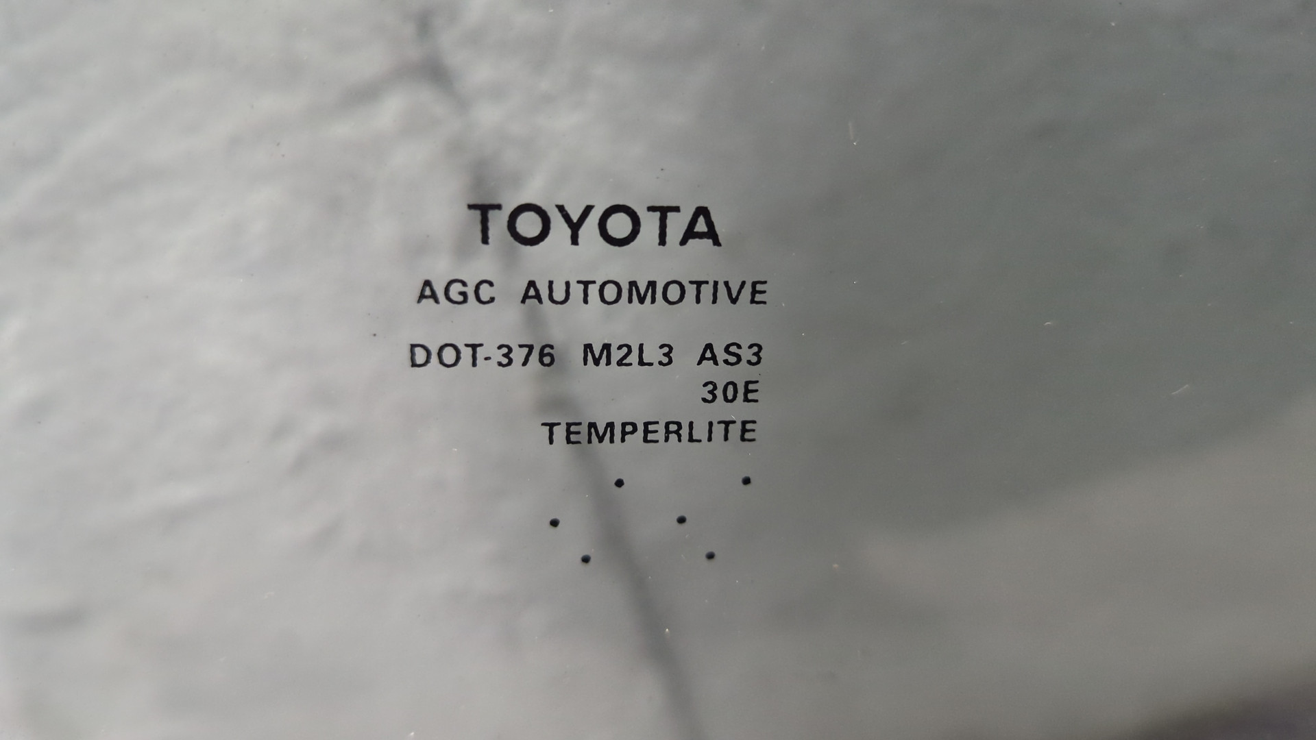 Стекло кузовное глухое правое