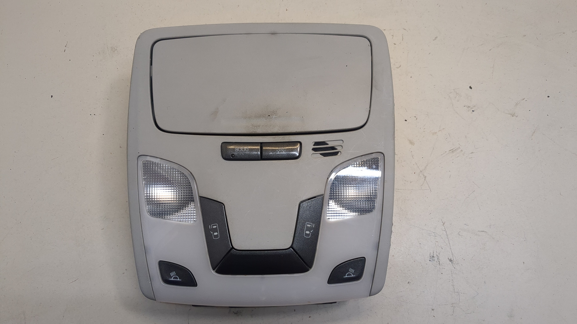 Плафон салонный