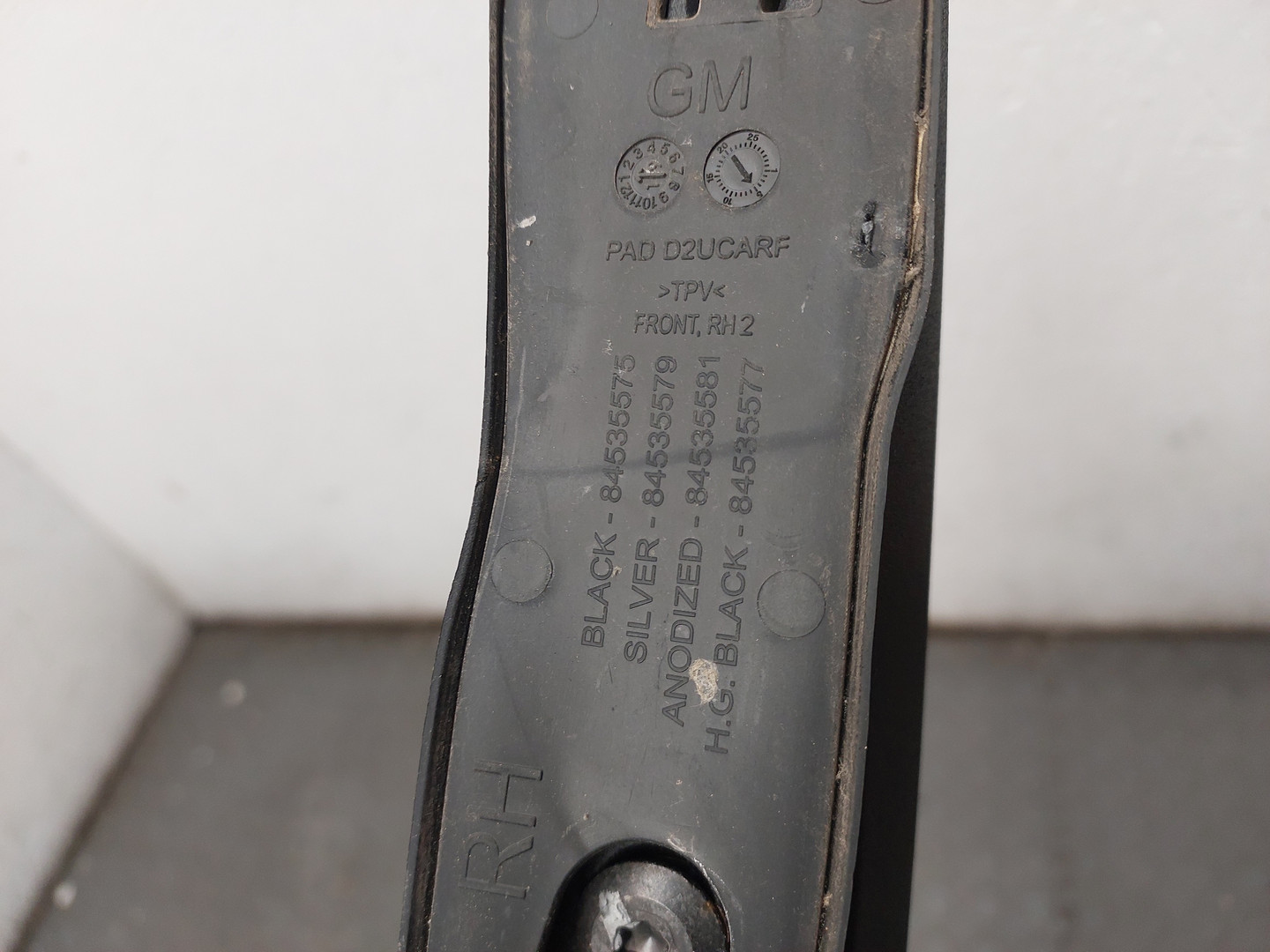 Рейлинг (релинг) правый (планка на крышу)