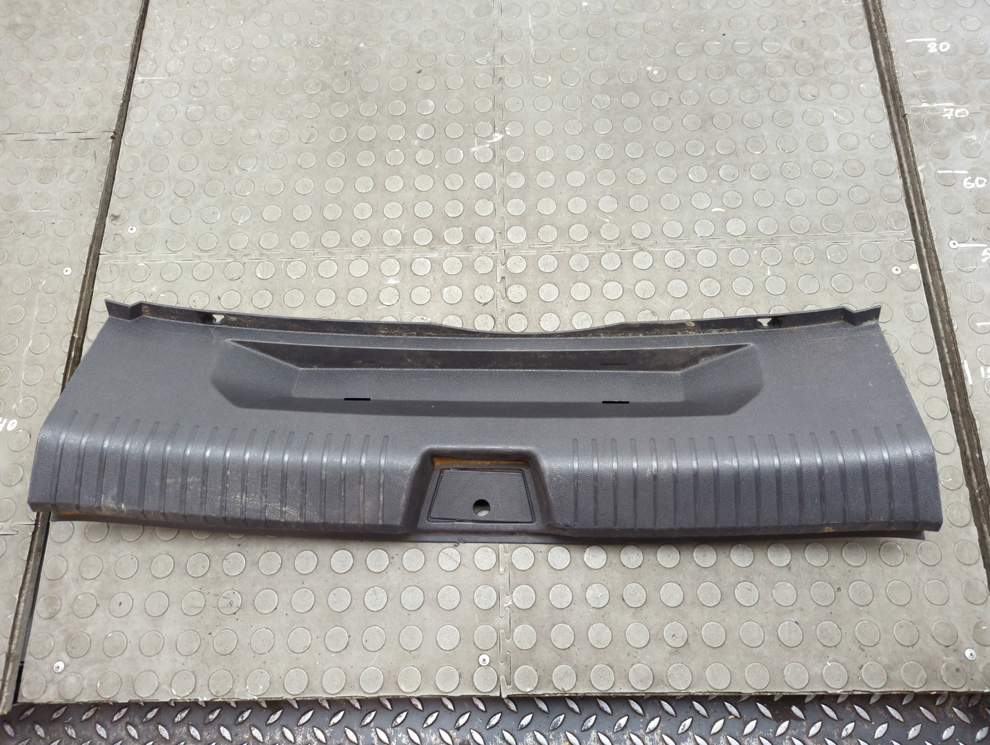 Обшивка багажника