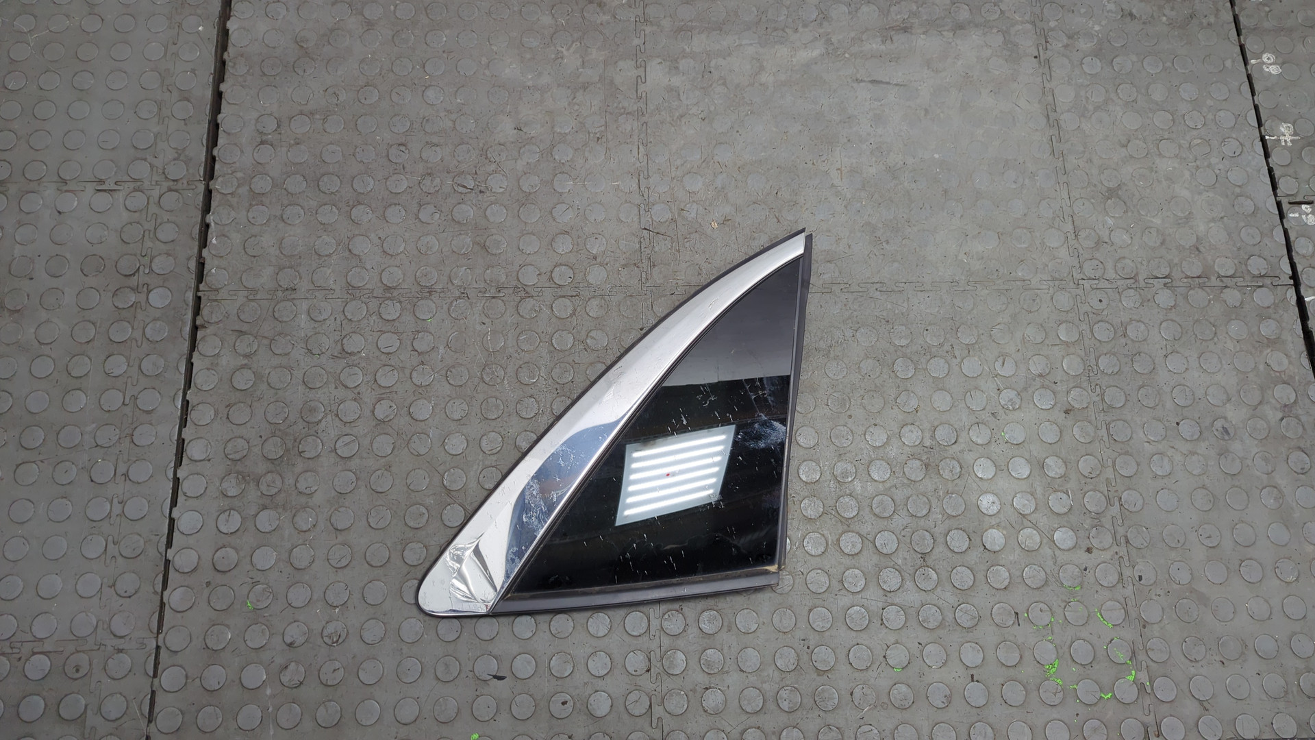 Стекло кузовное глухое правое