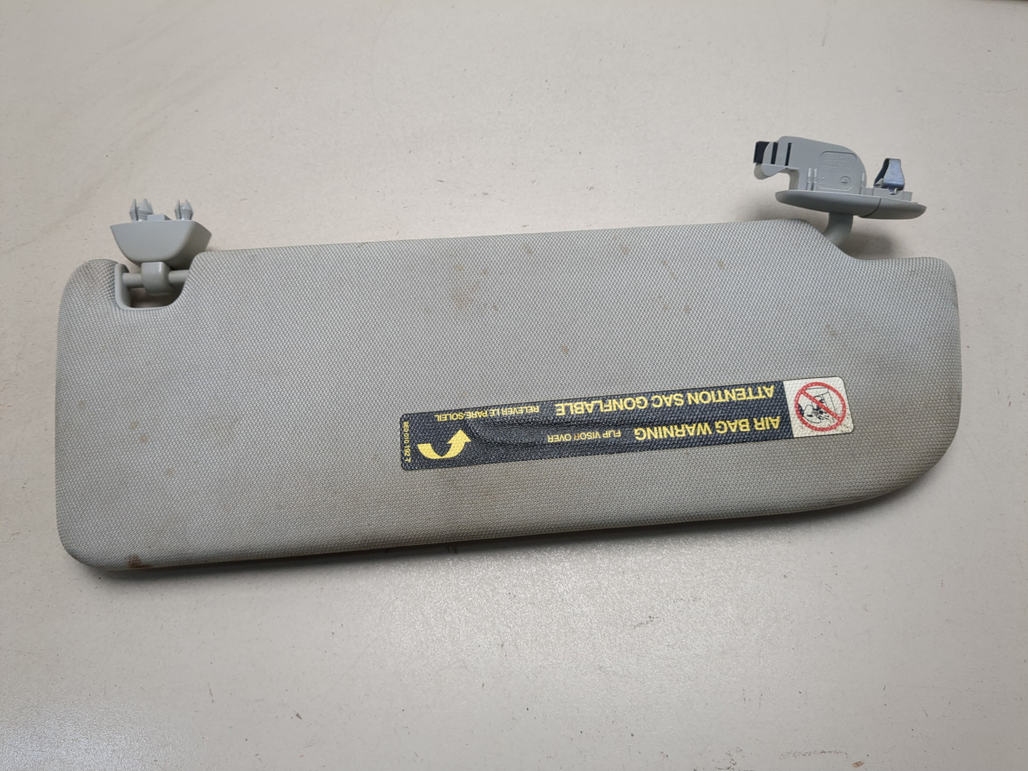 Козырек солнцезащитный