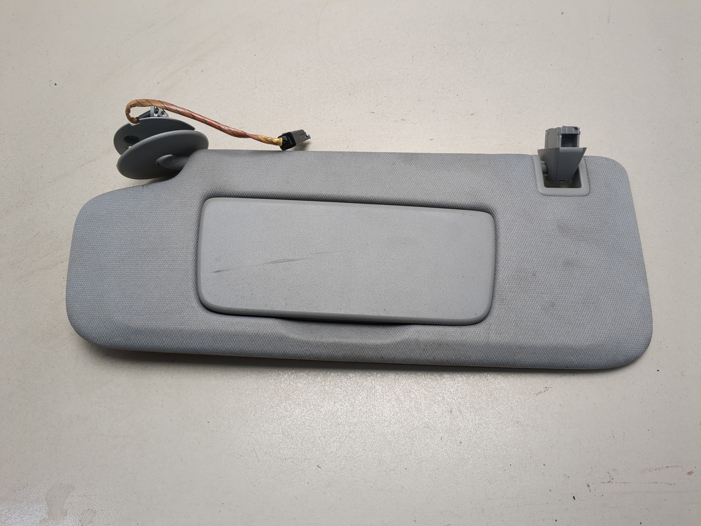 Козырек солнцезащитный