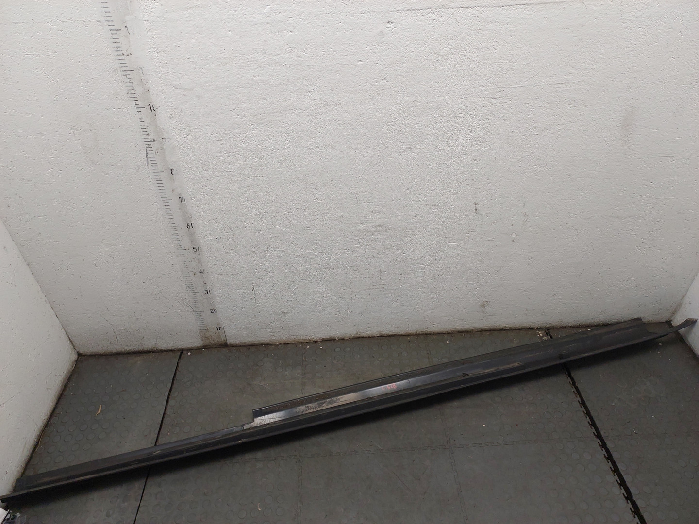 Рейлинг (релинг) правый (планка на крышу)