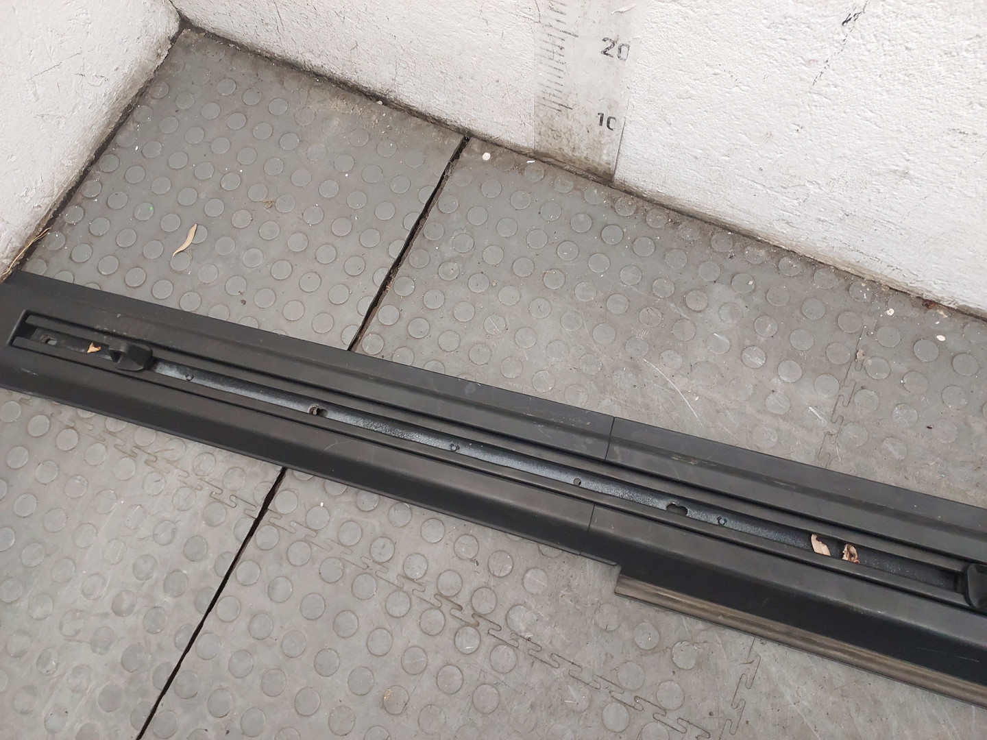 Рейлинг (релинг) правый (планка на крышу)