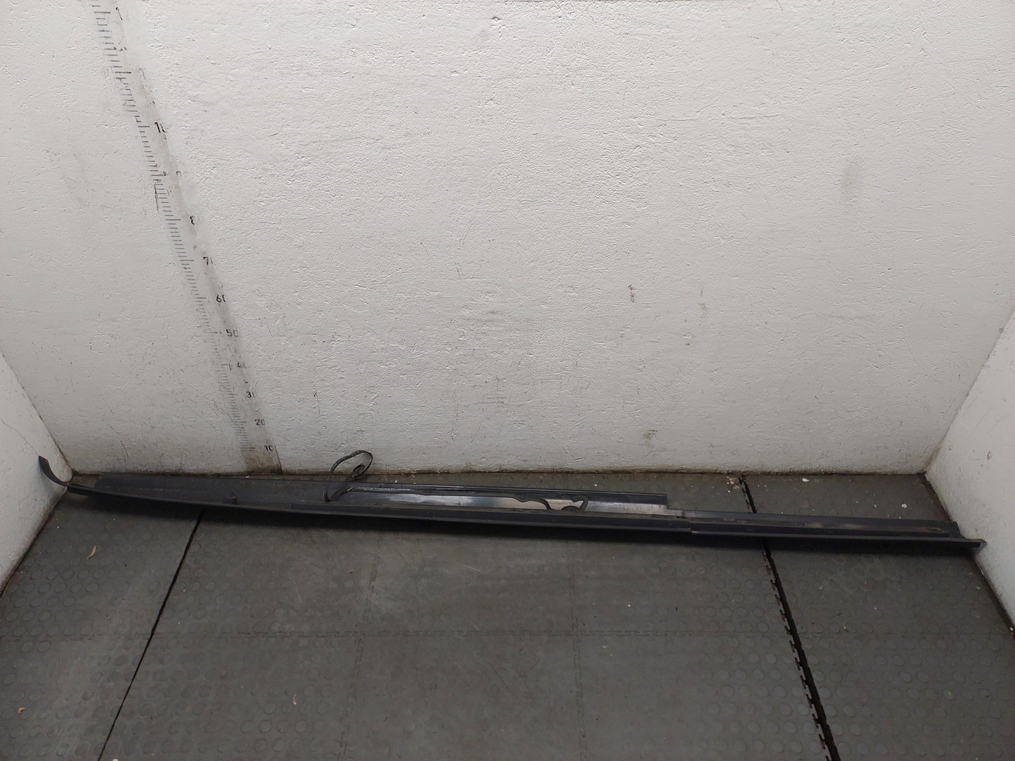 Рейлинг (релинг) левый (планка на крышу)