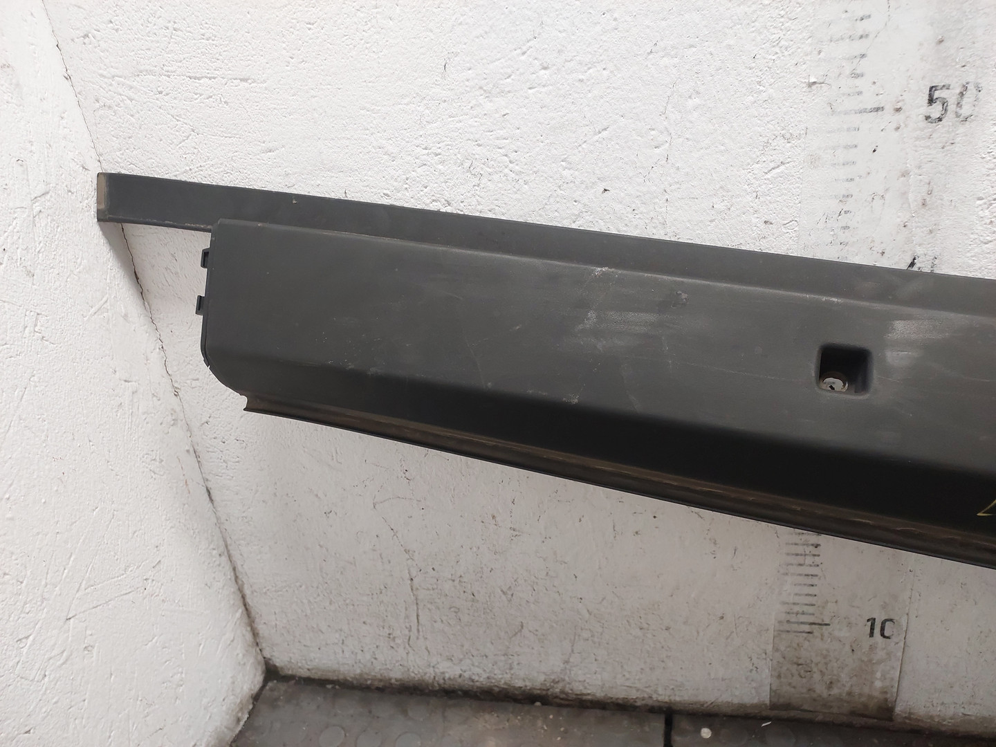 Рейлинг (релинг) левый (планка на крышу)