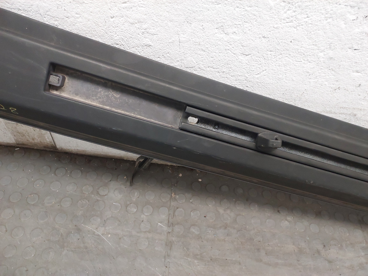 Рейлинг (релинг) левый (планка на крышу)