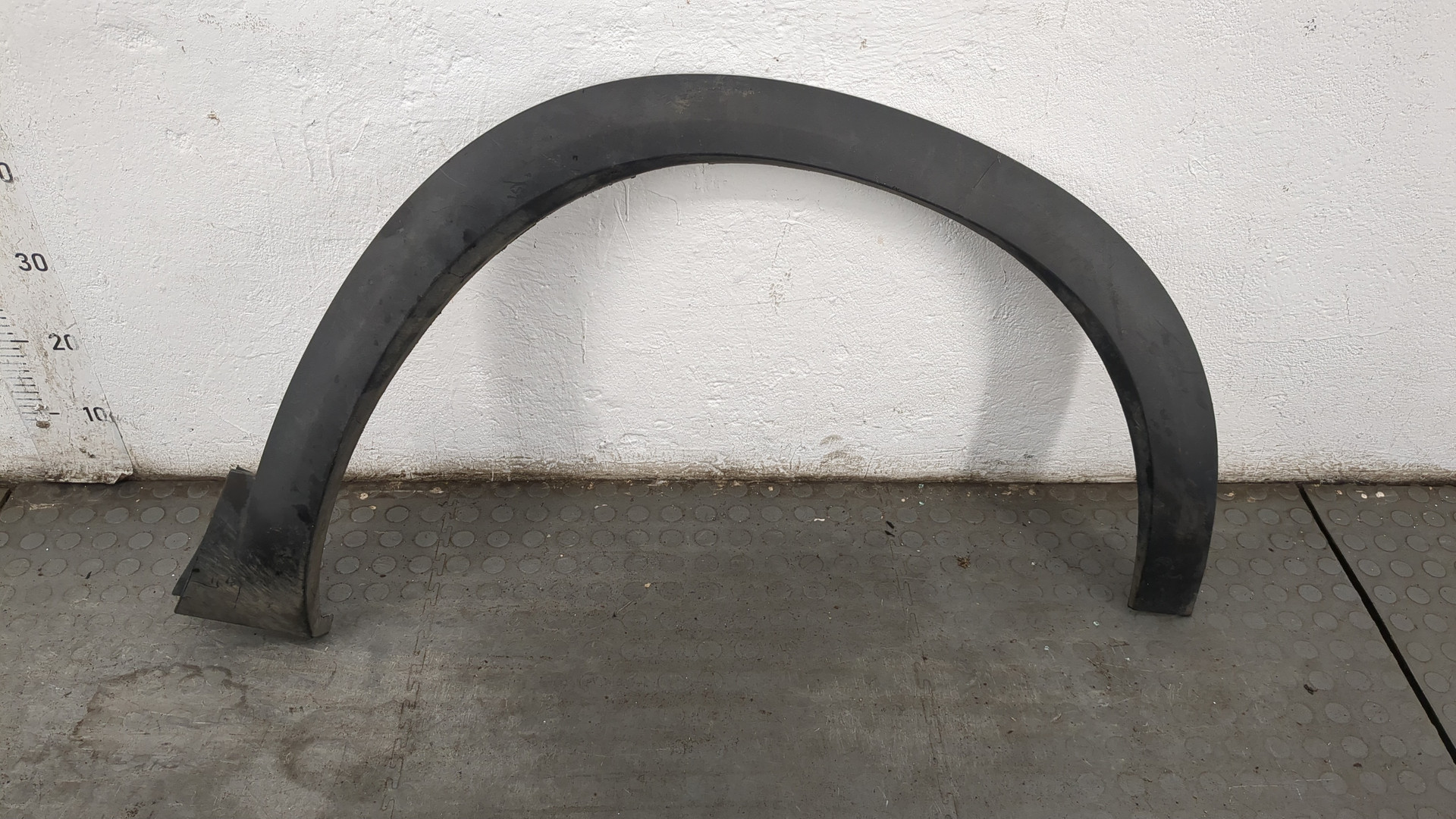 Накладка переднего крыла правого