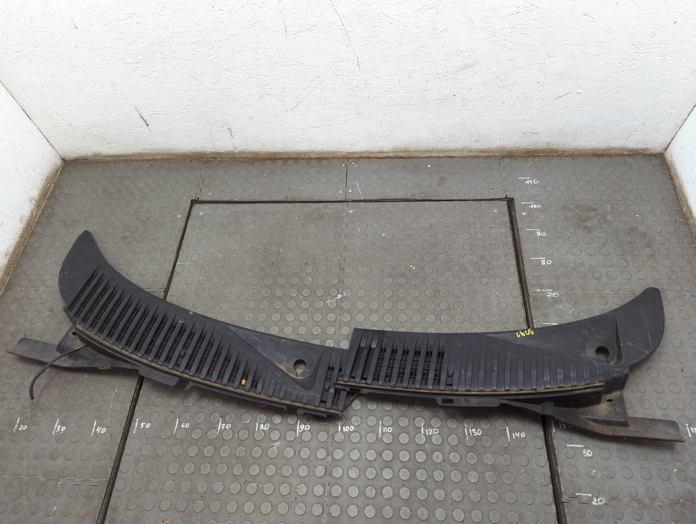 Решетка стеклоочистителей (Жабо)