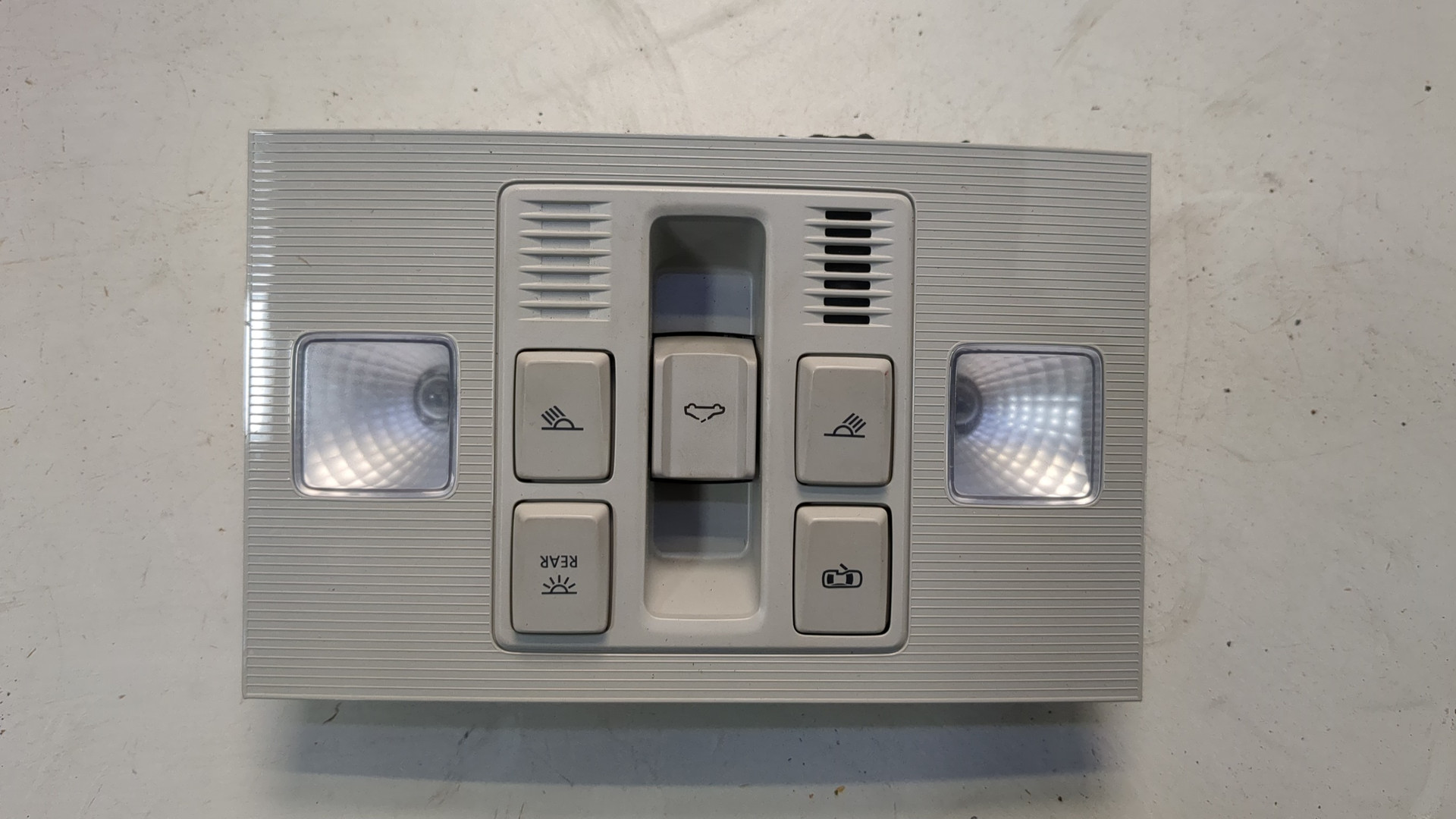 Плафон салонный