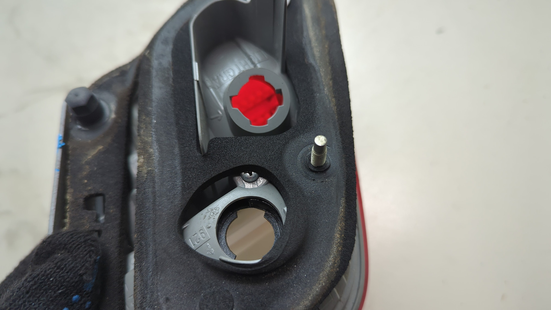 Фонарь задний внутренний левый