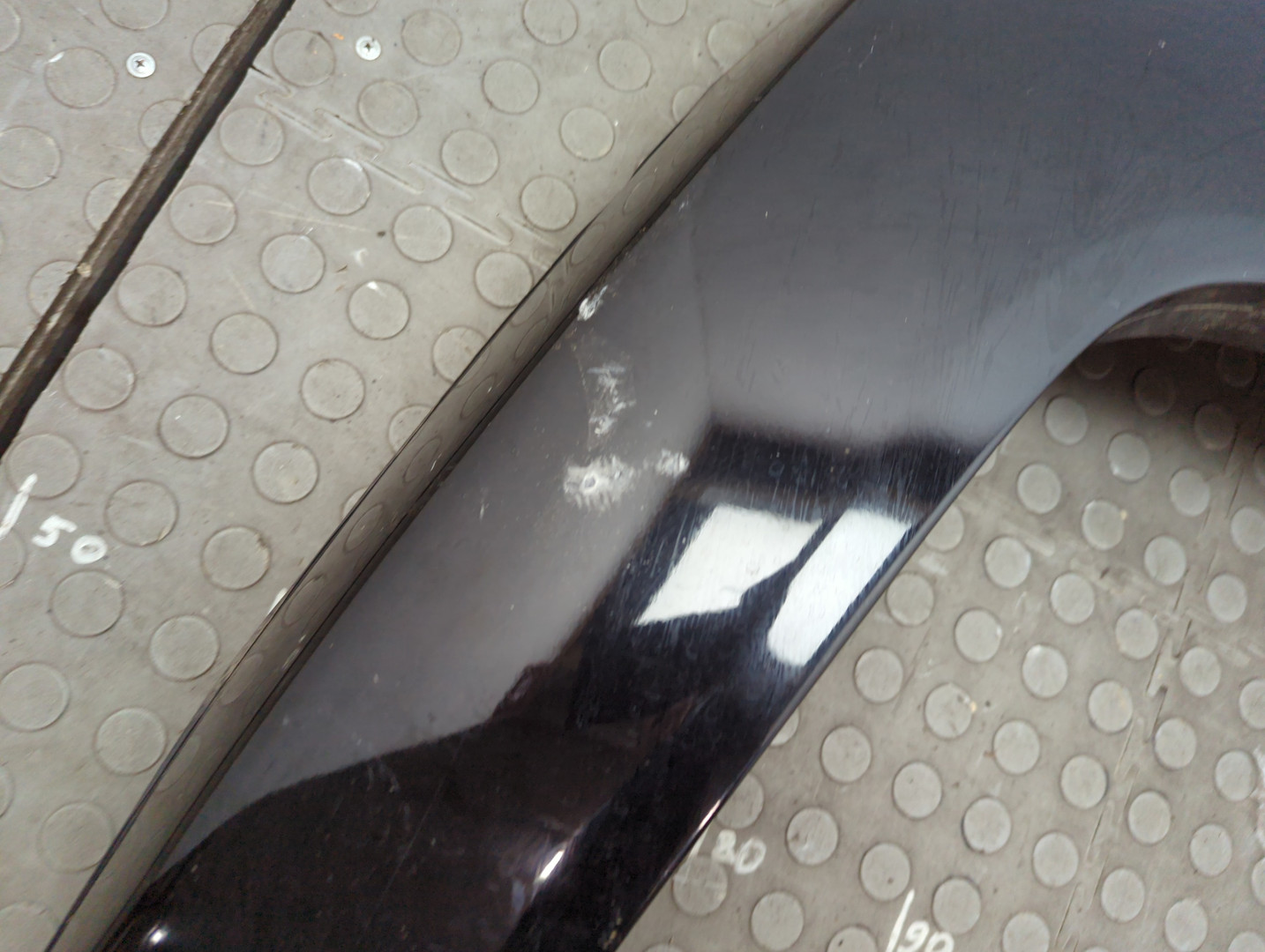 Накладка переднего крыла правого