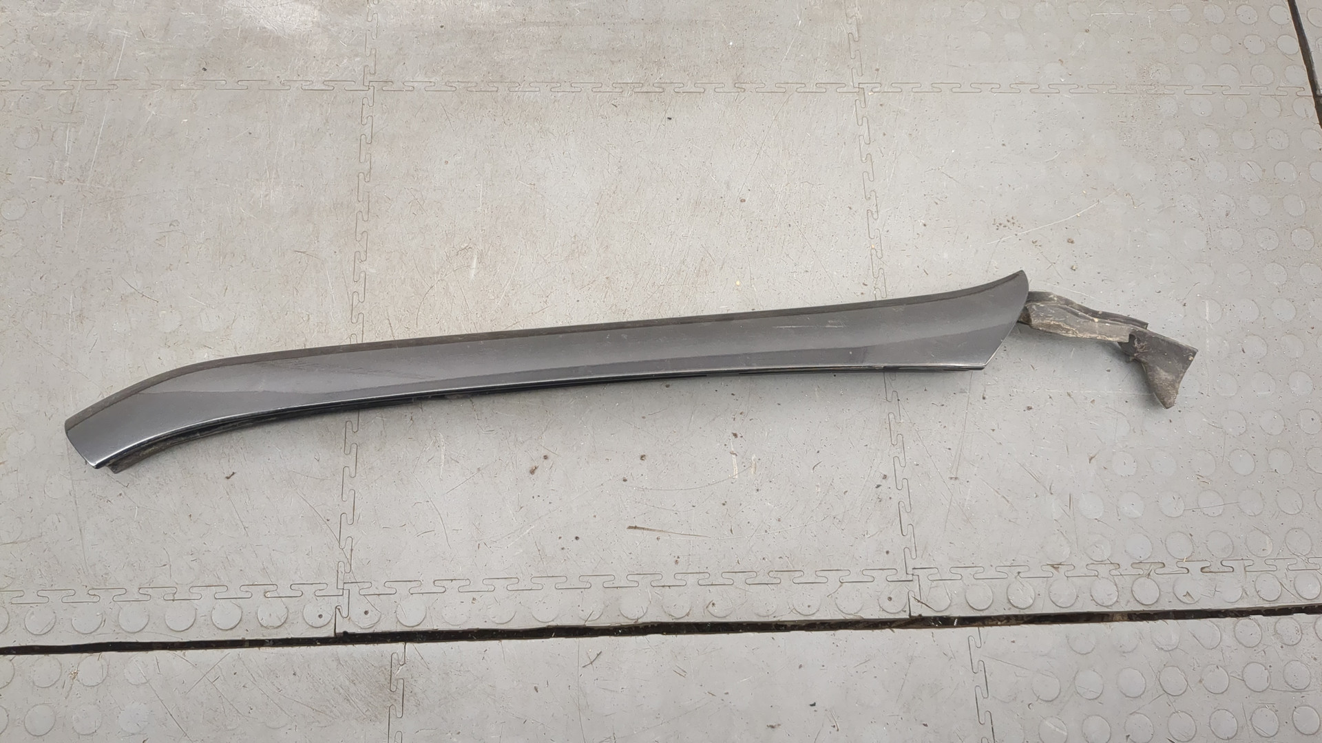 Молдинг лобового стекла