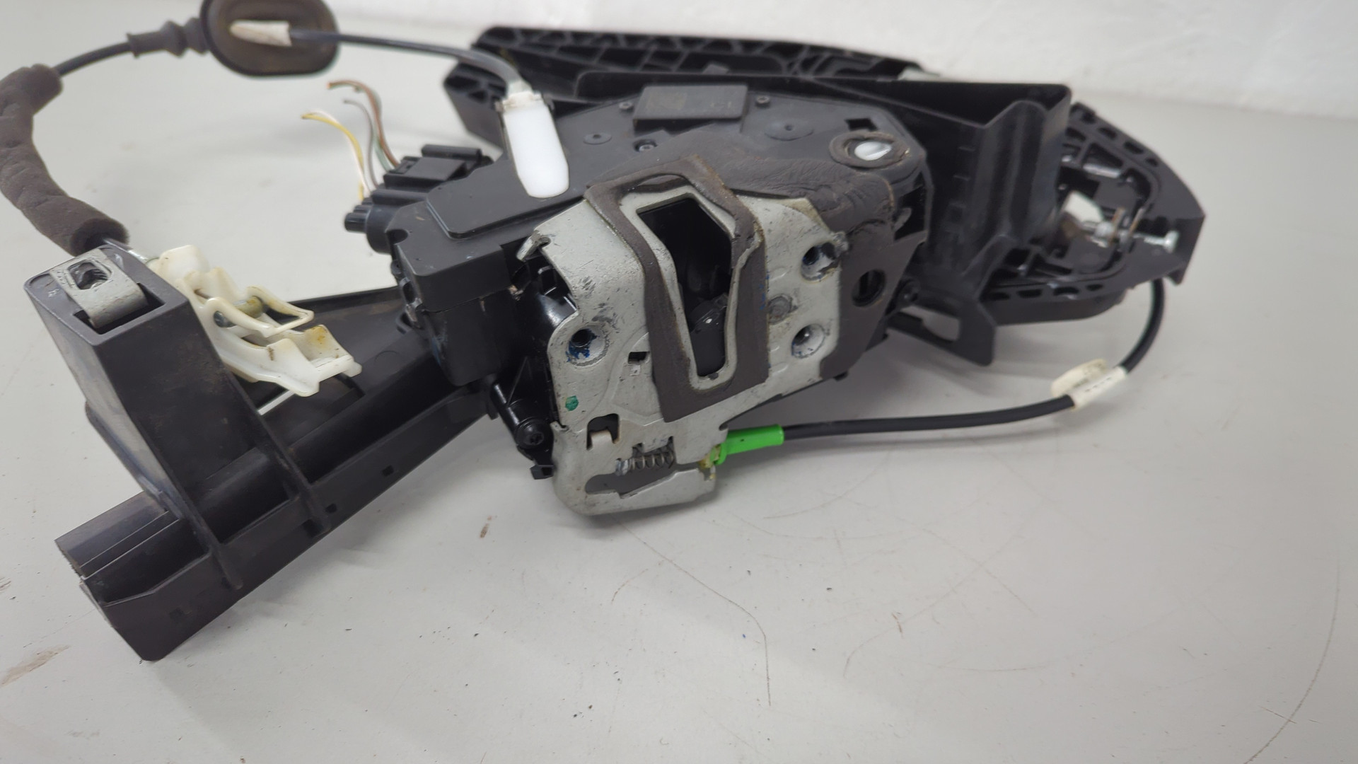 Замок двери задней правой