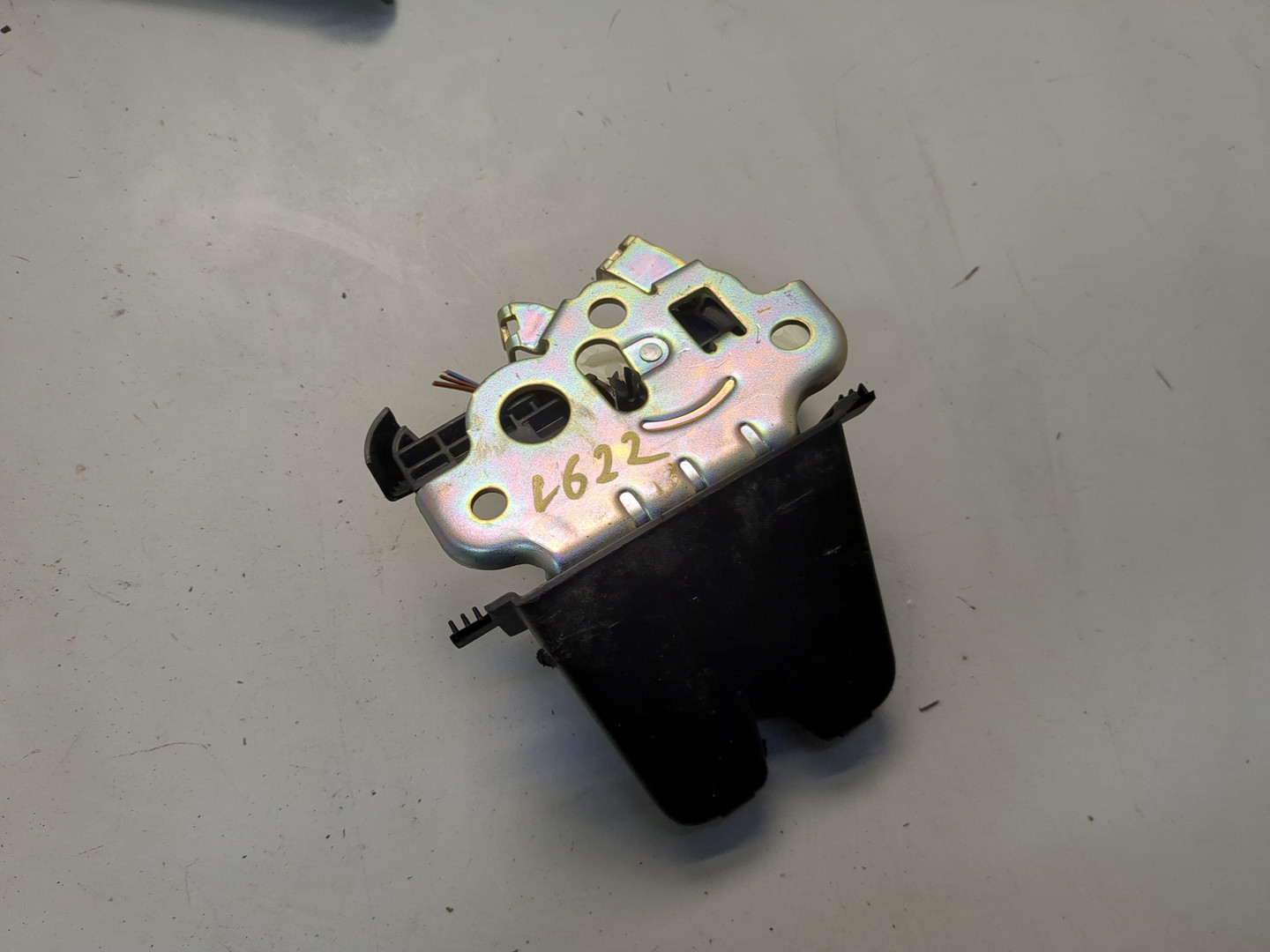 Замок багажника