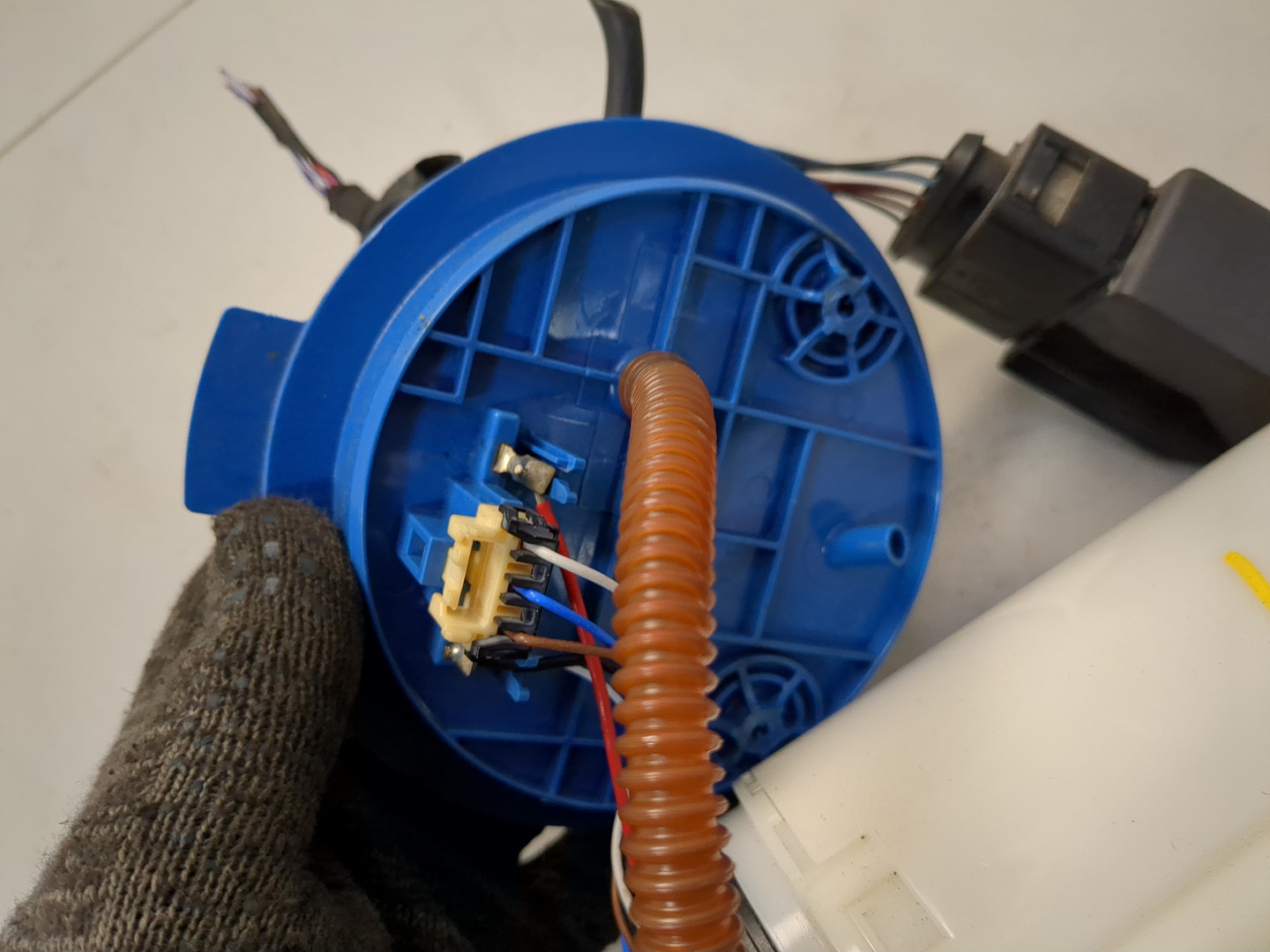 Насос топливный электрический