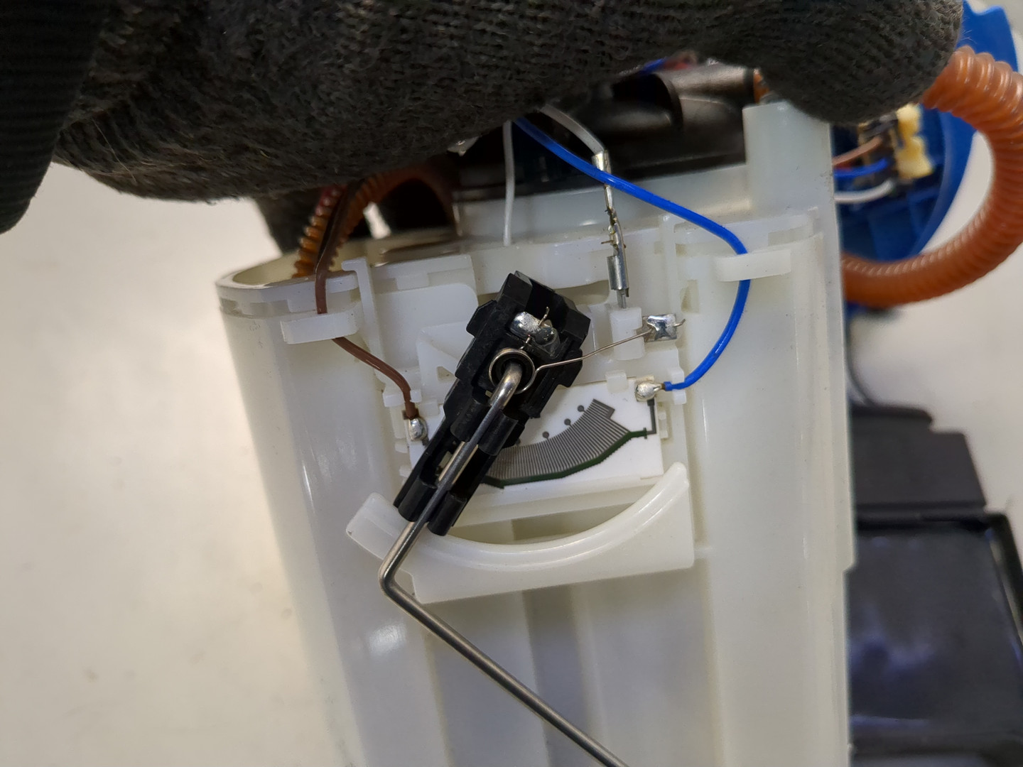 Насос топливный электрический