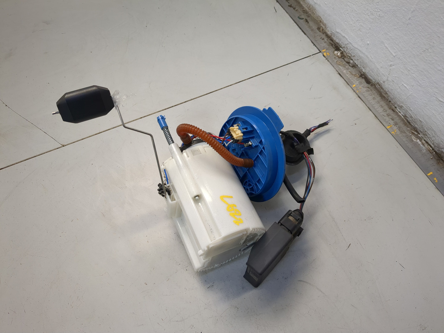 Насос топливный электрический