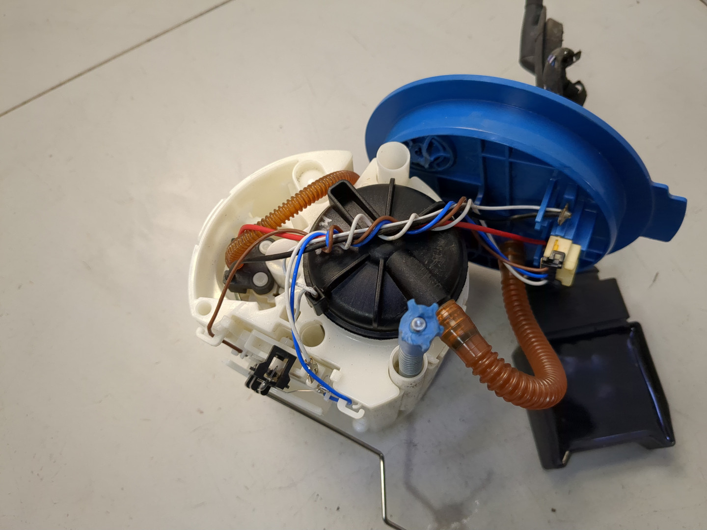 Насос топливный электрический