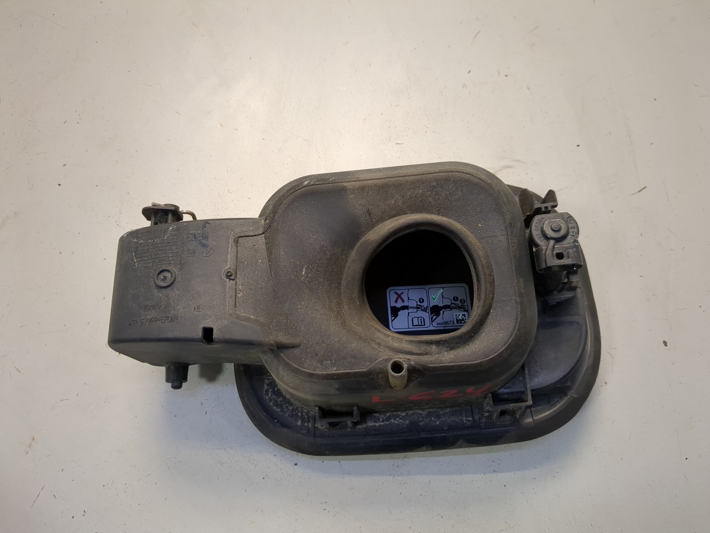 Лючок бензобака