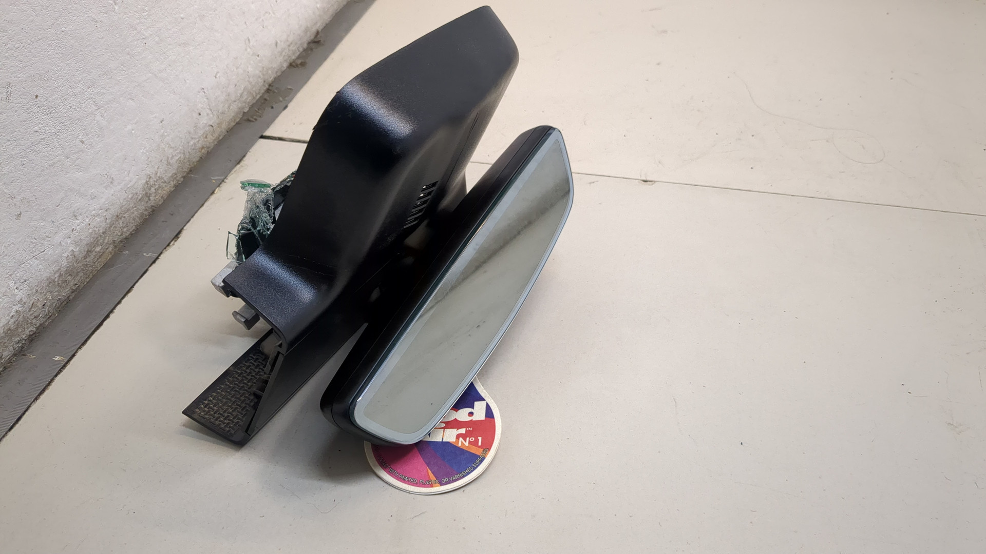 Зеркало заднего вида