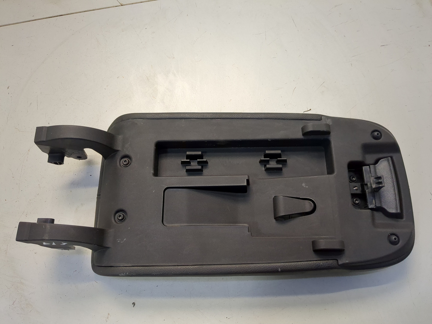 Подлокотник