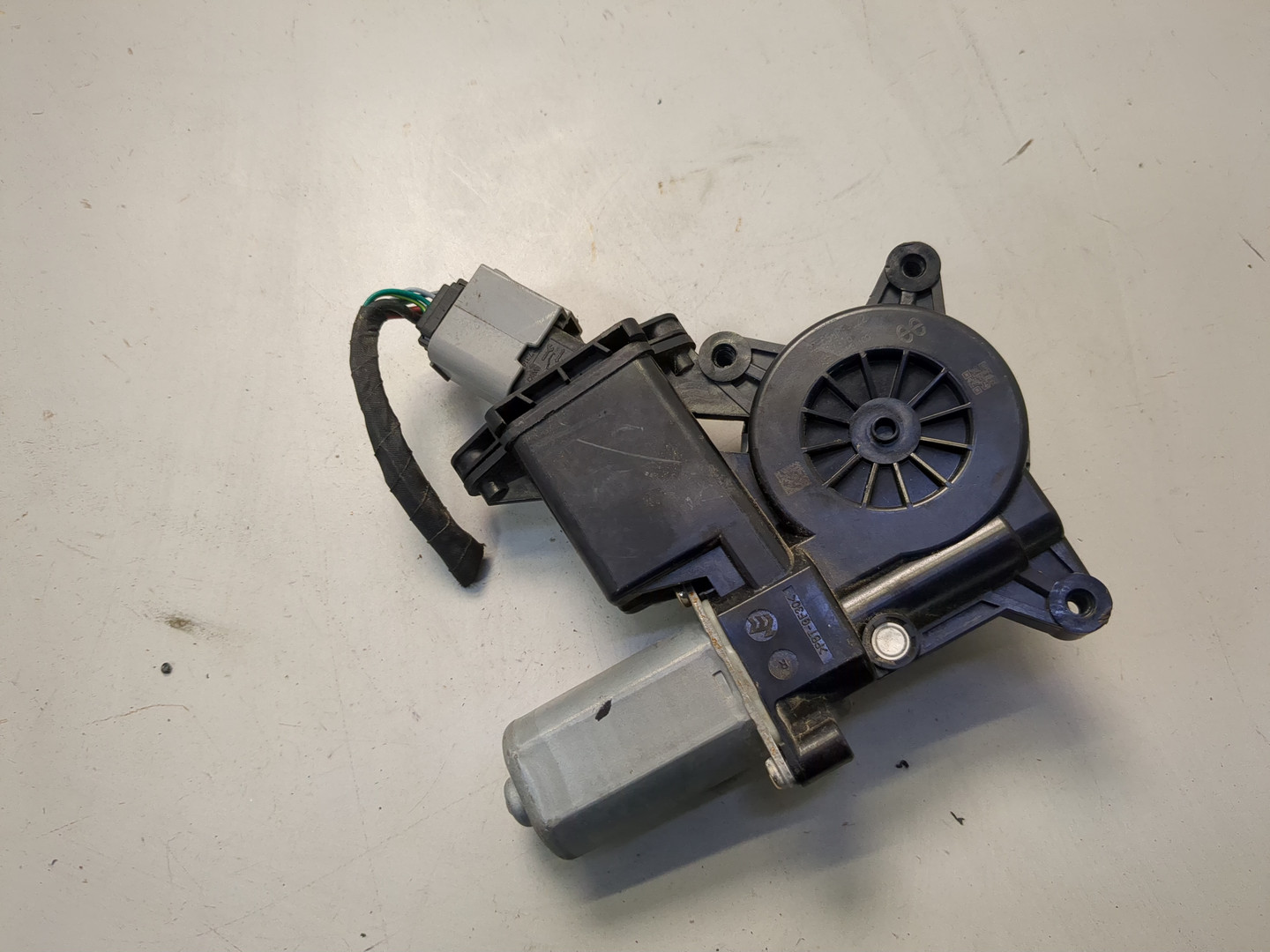 Моторчик стеклоподъемника