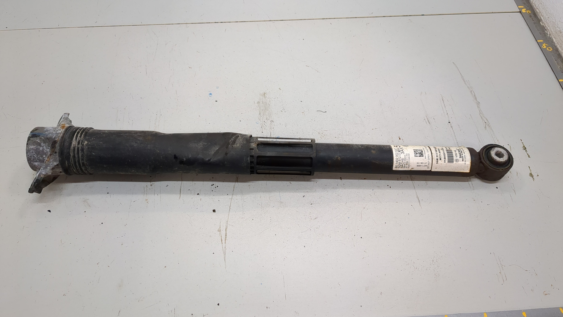 Амортизатор задний (стойка)