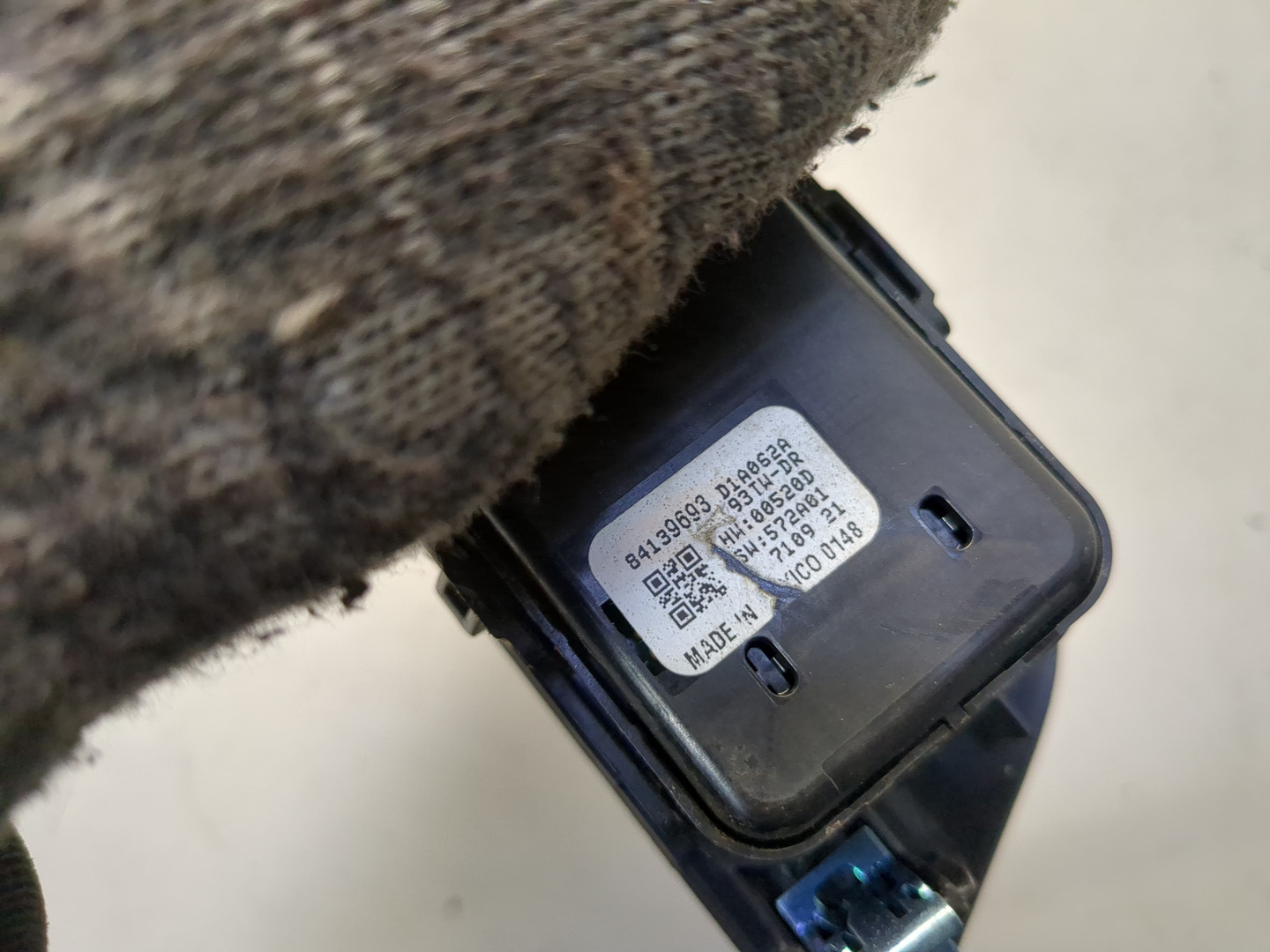 Кнопка стеклоподъемника