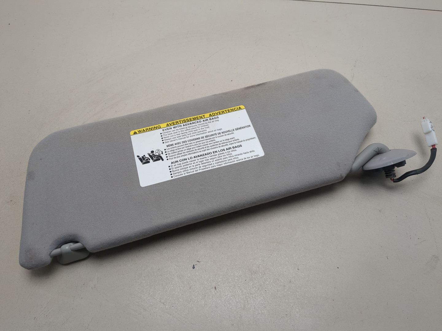 Козырек солнцезащитный