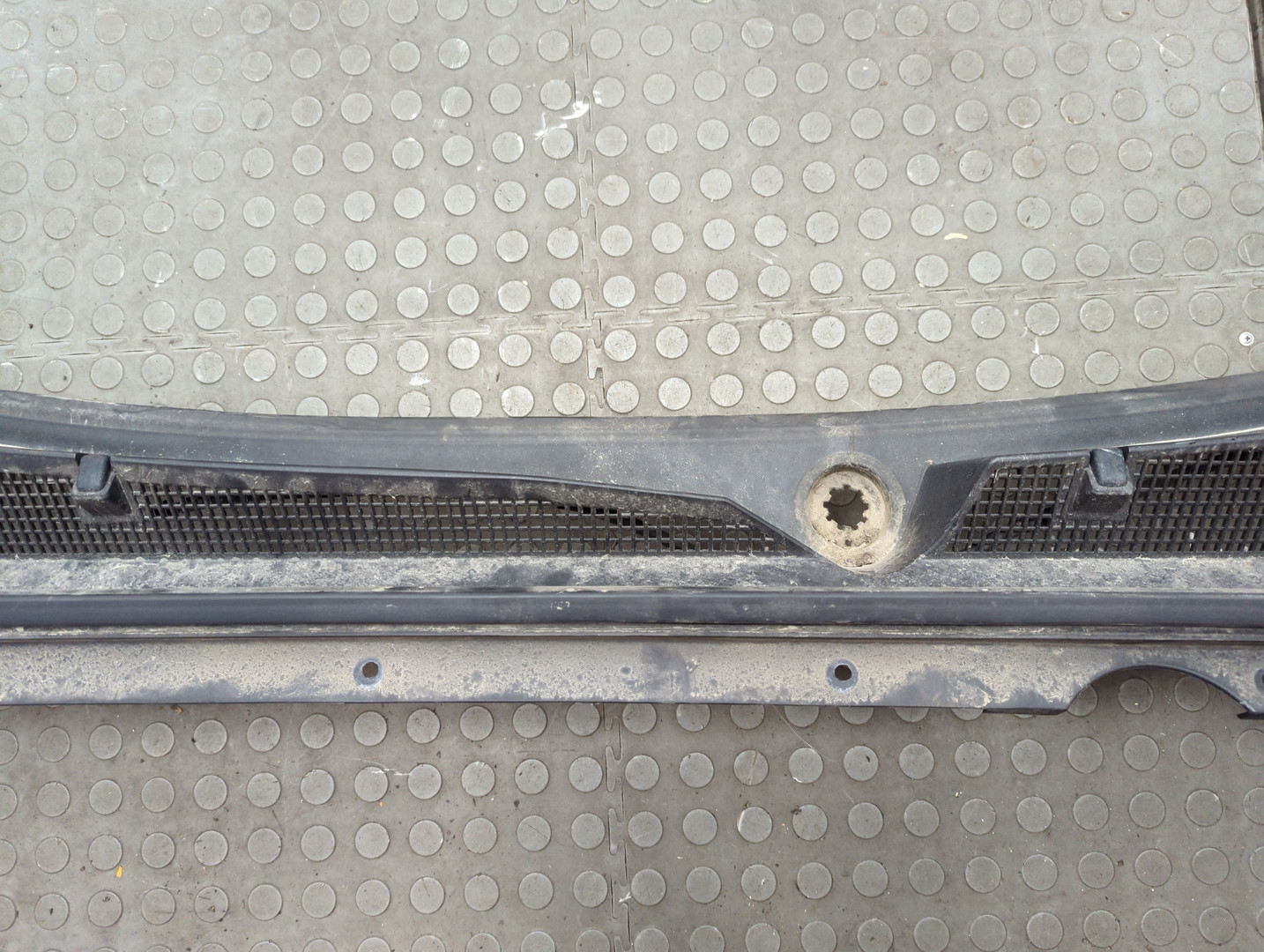 Решетка стеклоочистителей (Жабо)