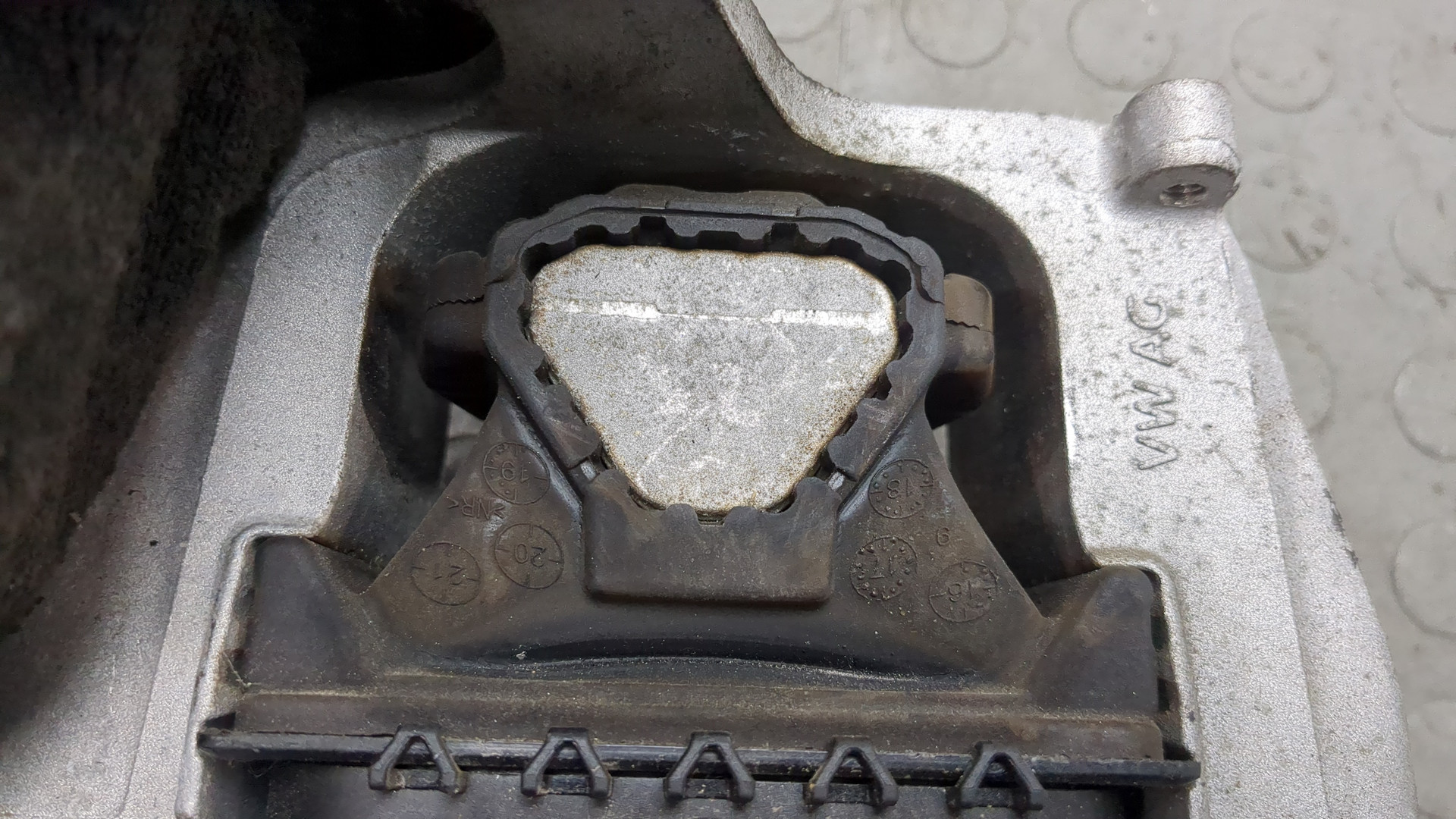 Опора двигателя