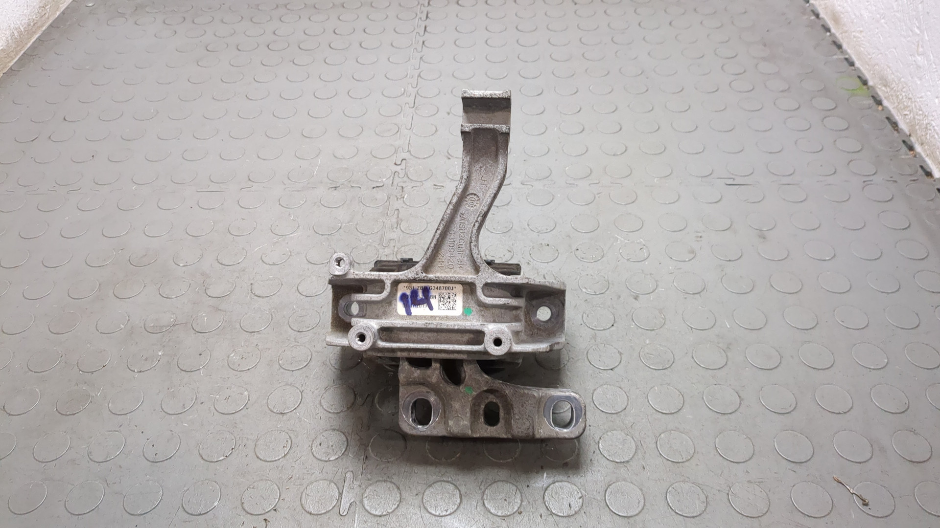 Опора двигателя