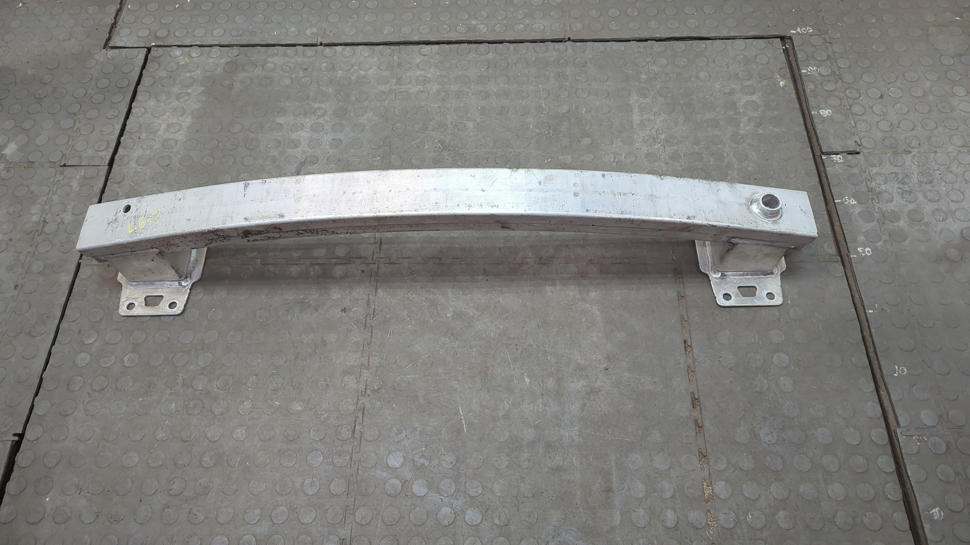 Усилитель заднего бампера