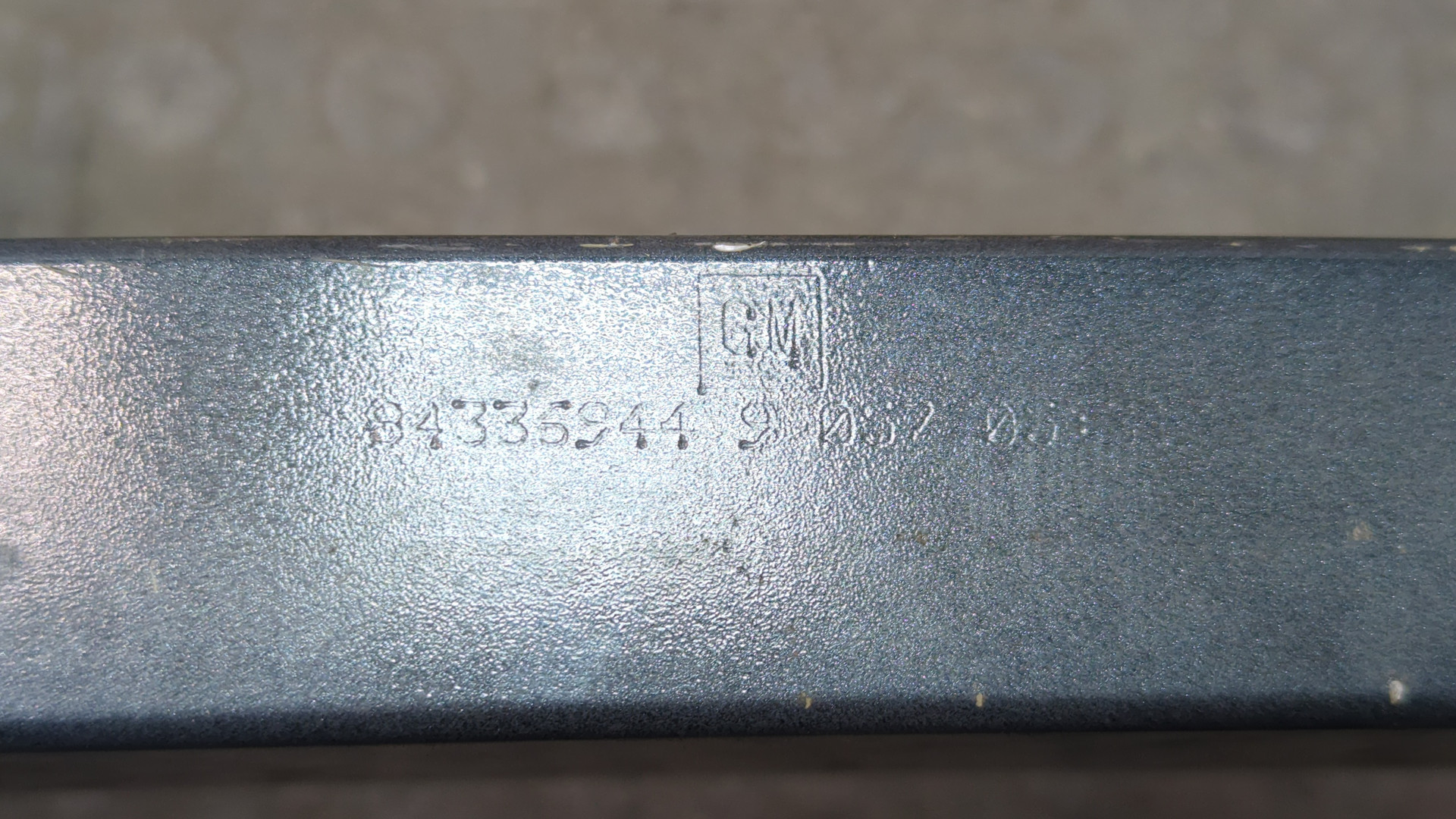 Усилитель переднего бампера