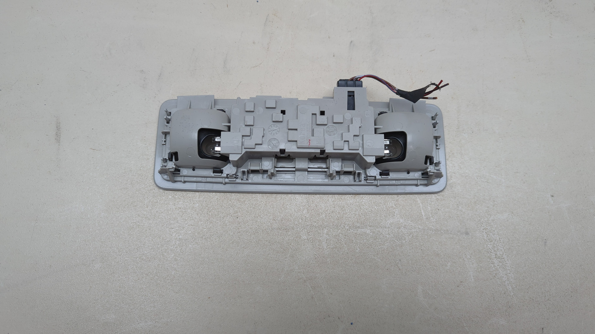 Плафон салонный