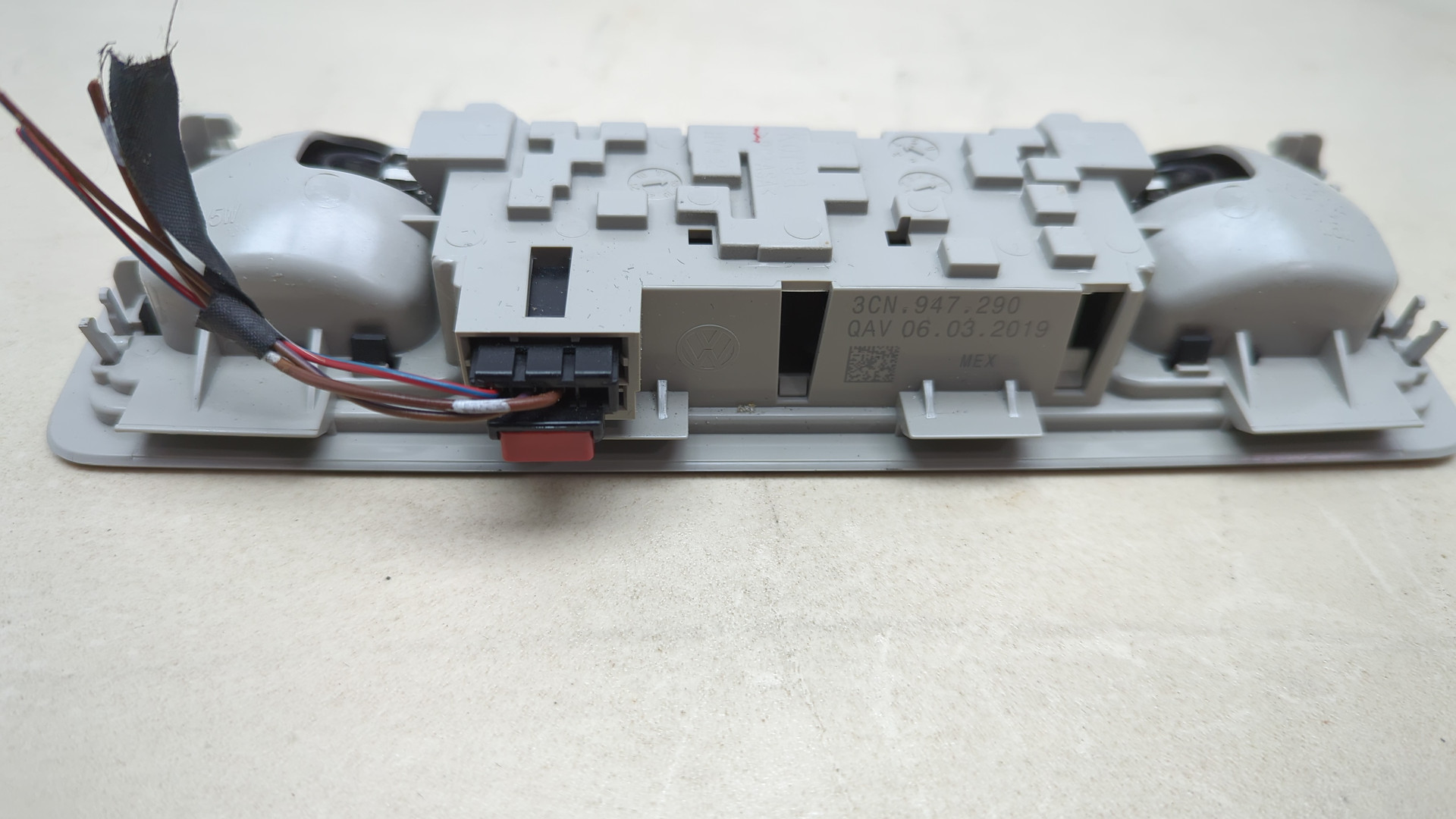 Плафон салонный