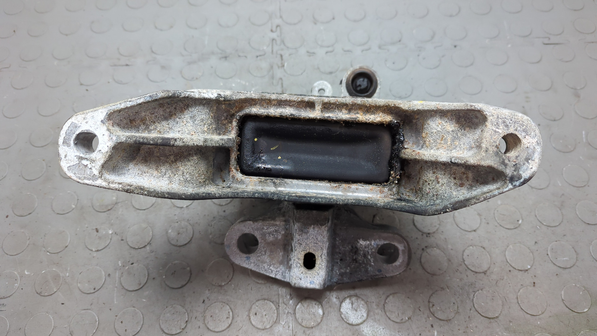 Опора двигателя